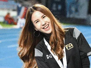 10 Potret Cantik WAGs Indonesia vs Thailand: Polwan-Aktris