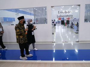 Maruf Amin Cek Industri Kosmetik, Singgung Bahan Baku Masih Impor Maruf Amin Cek Industri Kosmetik, Singgung Bahan Baku Masih Impor