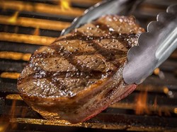 Apakah Konsumsi Makanan yang Dibakar Saat Pesta BBQ Bisa Picu Kanker?