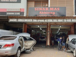 Sinar Mas Akhiong, Bengkel Spesialis Kaki-kaki: dari Avanza hingga Ferrari