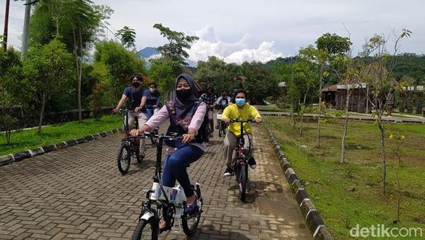 Nginap di Desa Ini, Gratis Sepedahan Listrik Keliling Kawasan Candi Borobudur