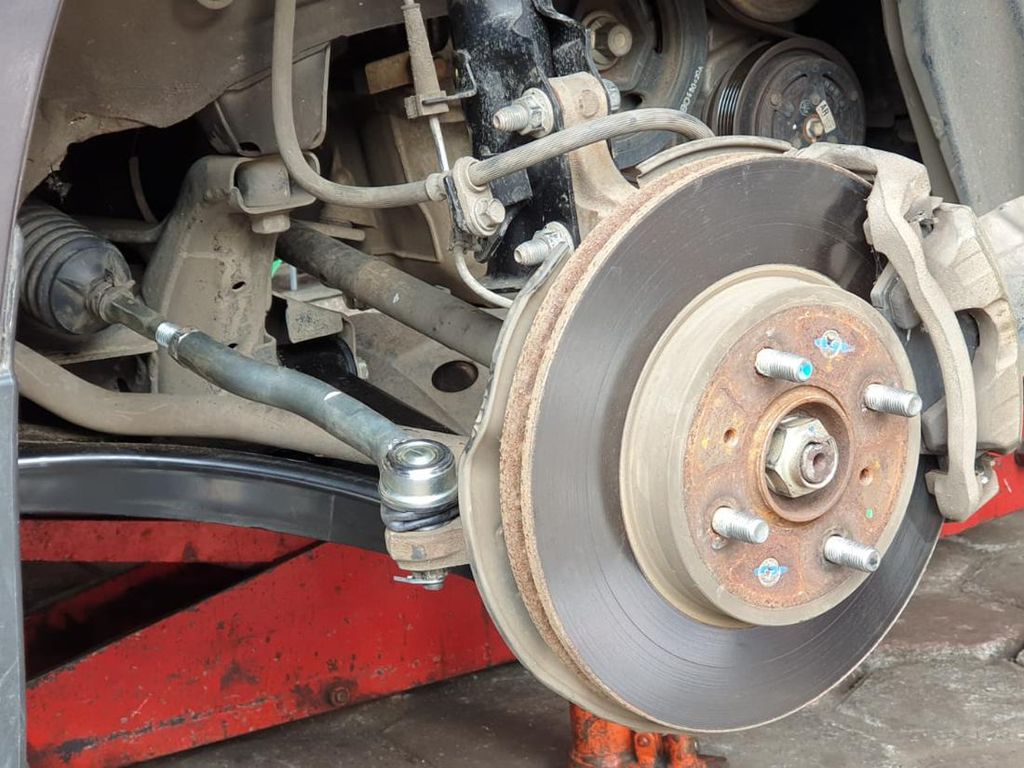 Penyebab Kaki-kaki Mobil Rusak Penyebab Kaki-kaki Mobil Rusak