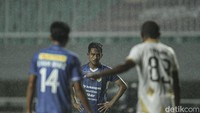 Setelah itu, pertandingan berjalan relatif datar tanpa peluang berarti yang diciptakan kedua tim. PSIM juga terus kesulitan untuk membangun serangan ke pertahanan Dewa United.  