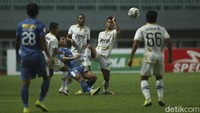 Dewa United bermain agresif untuk mencari kemenangan. Sementara PSIM lebih banyak menunggu, meski begitu beberapa peluang berbahaya sukses diciptakan.  
