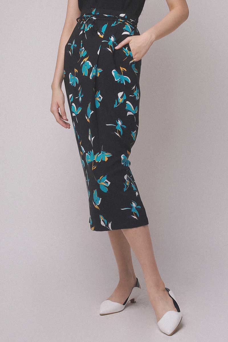 DAY AND NIGHT - Blue Flower Skirt