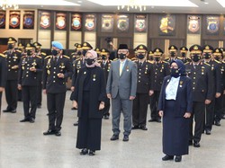 Dirjen Bea Cukai Dapat Anugerah Bintang Bhayangkara Pratama dari Polri