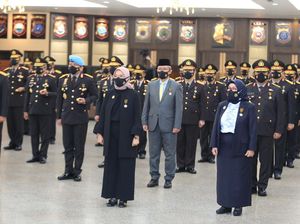 Dirjen Bea Cukai Dapat Anugerah Bintang Bhayangkara Pratama dari Polri Dirjen Bea Cukai Dapat Anugerah Bintang Bhayangkara Pratama dari Polri