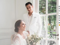 Donna Agnesia dan Darius Sinathrya Beri Kejutan Ultah Anak Kedua di Bioskop