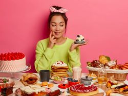 Hobi Jajan? Ini 3 Cara Pilih Jajanan yang Sehat dan Kaya Serat