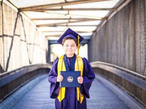 Kuliah Hanya Setahun, Anak 15 Tahun Jadi Wisudawan Termuda Universitas Nevada Kuliah Hanya Setahun, Anak 15 Tahun Jadi Wisudawan Termuda Universitas Nevada
