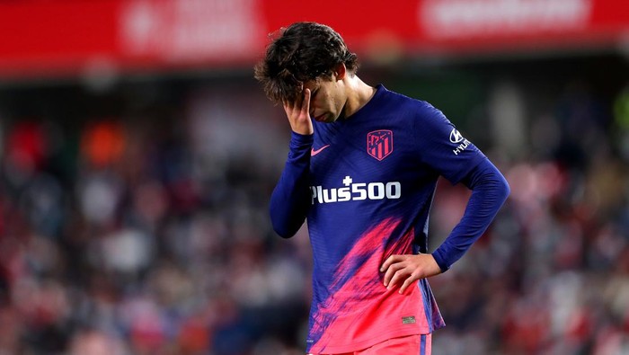 GRANADA, SPAIN - DECEMBER 22:  Joao Felix of Club Atletico de Madrid reacts during the La Liga Santander match between Granada CF and Club Atletico de Madrid at Nuevo Estadio de Los Carmenes on December 22, 2021 in Granada, Spain. (Photo by Fran Santiago/Getty Images)