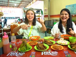 Serunya Kahiyang Ayu Mukbang Mie Sop Bareng YouTuber Mgdalenaf