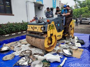 Kejari Depok Musnahkan Barang Bukti 590 Perkara Selama 2021