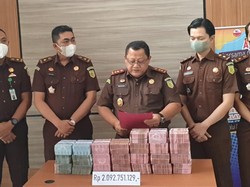 Kejaksaan Sita Uang Rp 2 M terkait Dugaan Korupsi Alkes di Rokan Hulu