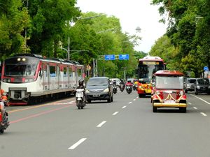 Menhub Buka Suara Soal Polemik Mobil Listrik Wisata Solo Menhub Buka Suara Soal Polemik Mobil Listrik Wisata Solo