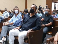 Petisi Nia Ramadhani Rehab Banjir Dukungan, Harapan Tak Dibui