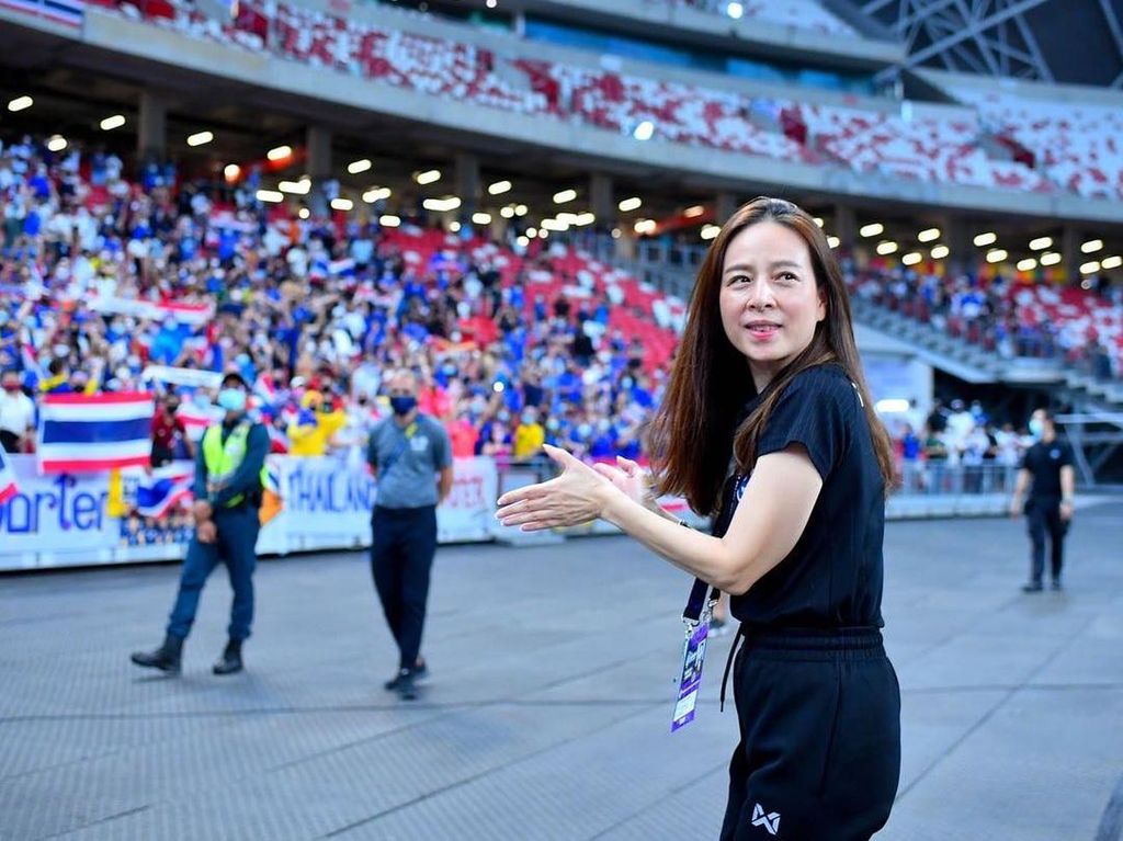 Nualphan Lamsam, Wanita Tajir yang Jadi Manajer Tim Sepak Bola Thailand