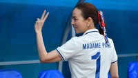 Belum berhenti di situ, Madame Pang menjanjikan bonus 26 juta baht atau setara Rp 11 miliar jika Thailand keluar menjadi juara Piala AFF 2020. (Foto: Instagram @panglamsam)
