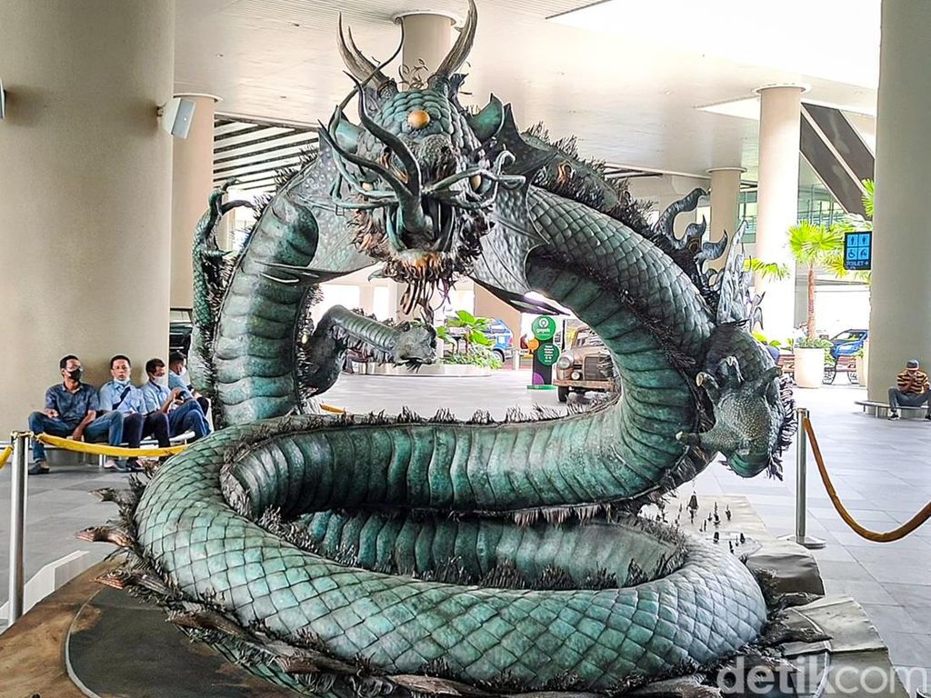 Menyoal Patung Naga di Bandara Yogya