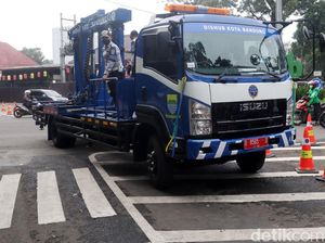 Keren! Pemkot Bandung Punya Mobil Derek Hidrolik Pertama di Indonesia Keren! Pemkot Bandung Punya Mobil Derek Hidrolik Pertama di Indonesia