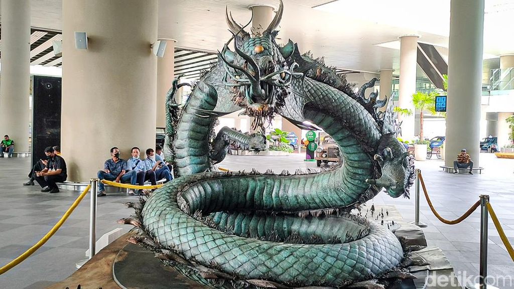 Penampakan Patung Naga di Bandara YIA yang Jadi Sorotan