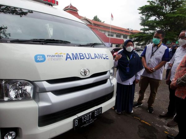RS Pelni Terima Bantuan Ambulans