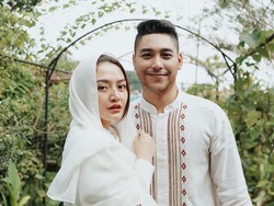 Selamat! Siti Badriah Dikaruniai Anak Pertama