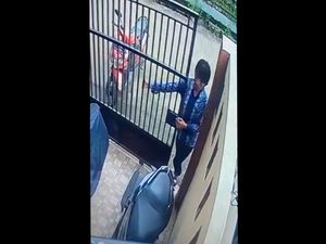Terekam CCTV! Aksi Pria Curi HP di Indekos di Makassar