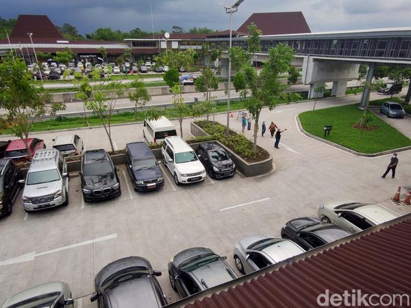 Cantiknya Rest Area Skybridge Semarang untuk Foto-foto