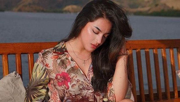 8 Potret Sensualnya Cassandra Angelie yang Diciduk Prostitusi di Hotel Mewah Cassandra Angelie pesinetron Ikatan Cinta bikin heboh usai diciduk prostitusi dan ditangkap polisi di sebuah hotel mewah. Yuk intip!