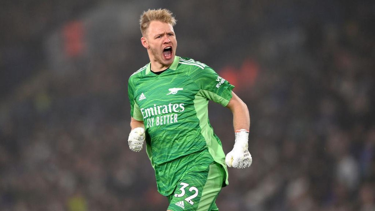 Aaron Ramsdale diragukan bisa tampil saat Arsenal menghadapi Crystal Palace (Foto: Getty Images/Stu Forster)