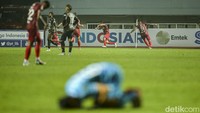 Persis nyaris memperbesar keunggulan di menit ke-89 lewat Ferdinan Sinaga. Dia melepaskan tembakan tepat di depan kotak penalti, tapi bola masih melebar tipis di sisi gawang. Tak ada gol tambahan sampai laga tuntas.