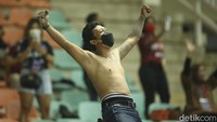 Sorak sorai kemenangan Persis Solo usai berhasil mengalahkan Rans Cilegon FC 2-1 di final Liga 2 2021.