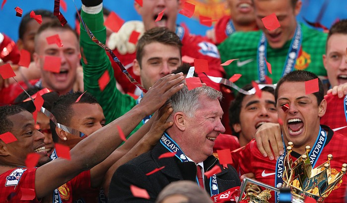 Alex Ferguson MANCHESTER, ENGLAND - MAY 12: Manchester United Manager Sir Alex Ferguson lifts the Premier League trophy following the Barclays Premier League match between Manchester United and Swansea City at Old Trafford on May 12, 2013 in Manchester, England. (Photo by Alex Livesey/Getty Images)