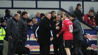 Sir Alex Ferguson dalam sebuah pertandingan Liga Inggris di Bromwich Barat, Inggris (1/1/2011). Pada 1999, Manchester United menjuarai Liga Champions setelah menang dramatis dari Bayern Munchen dengan skor 2-1 dengan dua gol MU dicetak saat injury time. (Photo by Shaun Botterill/Getty Images)
