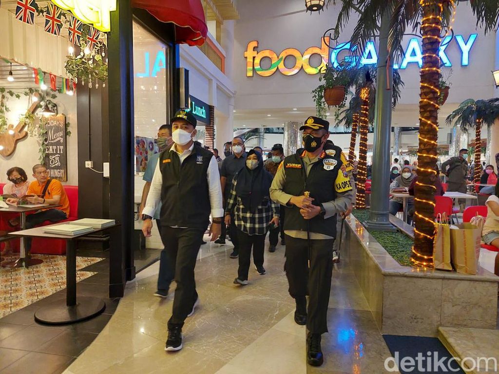 Walkot Eri Sidak Mal di Surabaya Saat Malam Tahun Baru: Pengunjung Landai Walkot Eri Sidak Mal di Surabaya Saat Malam Tahun Baru: Pengunjung Landai