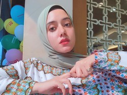 Fairuz Cerita Kronologi Anak dan Suami Positif COVID-19