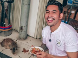 Umbar Kebersamaan dengan Ibunda, Robby Purba Cuek Disebut Anak Mami