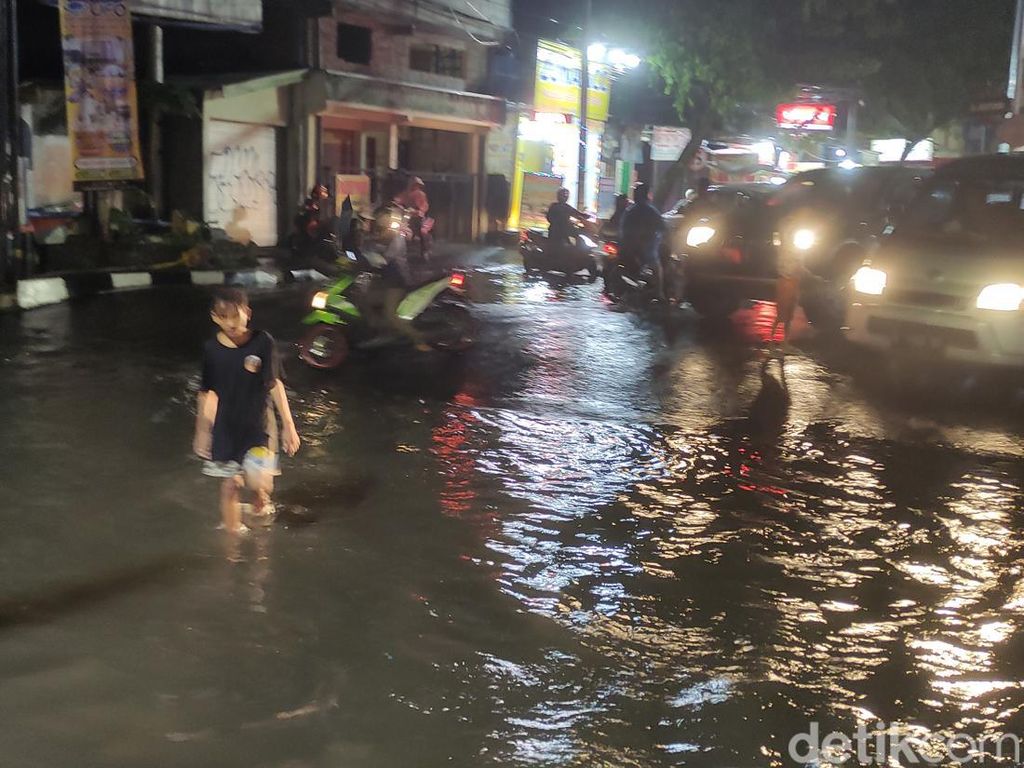 Sebaran Titik Genangan Banjir di Kota Semarang Malam Ini