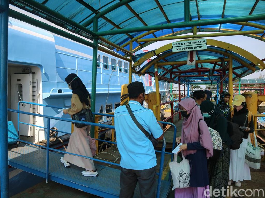 Jelang Pergantian Tahun, Ratusan Wisatawan Datangi Karimunjawa Jelang Pergantian Tahun, Ratusan Wisatawan Datangi Karimunjawa
