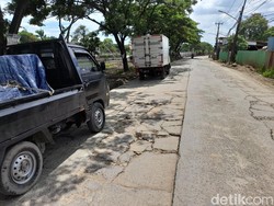 detikcom Do Your Magic: Jl Perancis Wilayah Kota Tangerang Hancur-Babak Belur