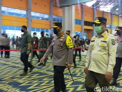 Kapolri Apresiasi Vaksinasi Sulsel Tembus 70% di Tengah Omicron Masuk RI
