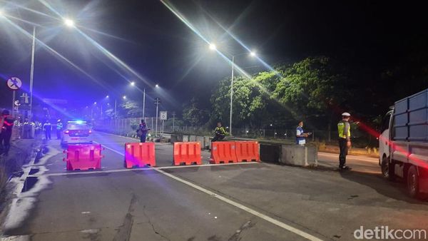 Penampakan Jembatan Suramadu yang Ditutup Saat Malam Tahun Baru
