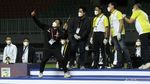 Momen Raffi Ahmad-Kaesang Terima Medali Liga 2