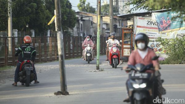 Penampakan Proyek Jalan Terusan Pasar Minggu yang Terbengkalai