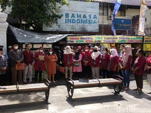 PKL Malioboro Mau Direlokasi, Tapi Jangan Sekarang PKL Malioboro Mau Direlokasi, Tapi Jangan Sekarang