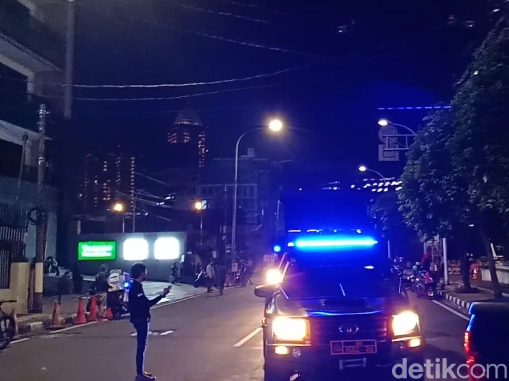 Crowd Free Night, Polisi Bubarkan Kerumunan di Kawasan Sudirman