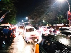 Jelang Tahun Baru, Kawasan Pantai Losari Makassar Padat Merayap