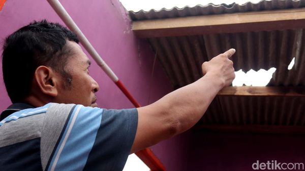Terdampak Puting Beliung, Rumah Warga di Rancaekek Rusak