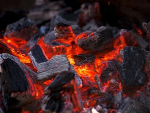 5 Tips Ampuh Bersihkan Noda Arang Bekas Bakar Sate di Carport 5 Tips Ampuh Bersihkan Noda Arang Bekas Bakar Sate di Carport